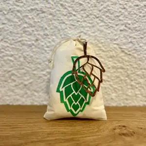 Neu in unserem Shop - Hopfensäckchen mit dekorativer Hopfendolde